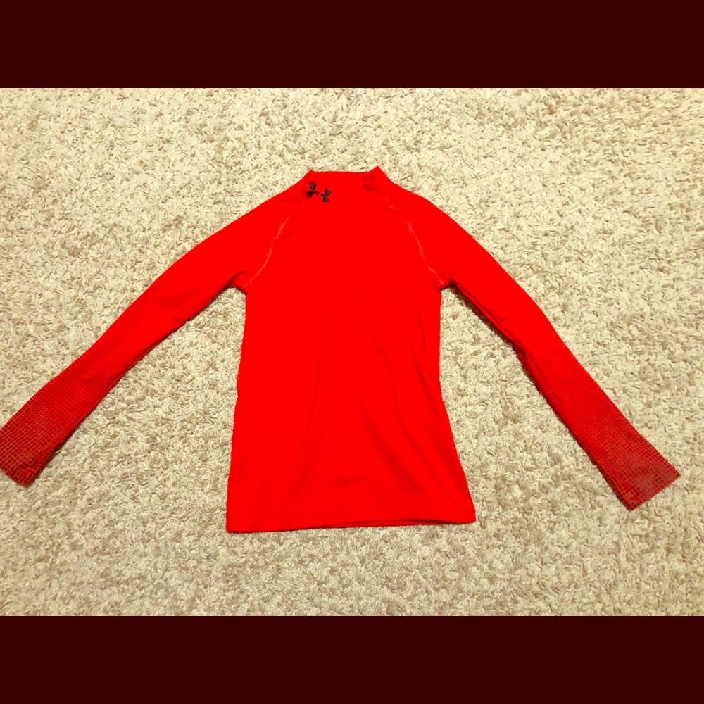 Under armor longsleeve shirt boys size YXS